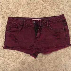 Bullhead Size 5 maroon wash distressed shorts